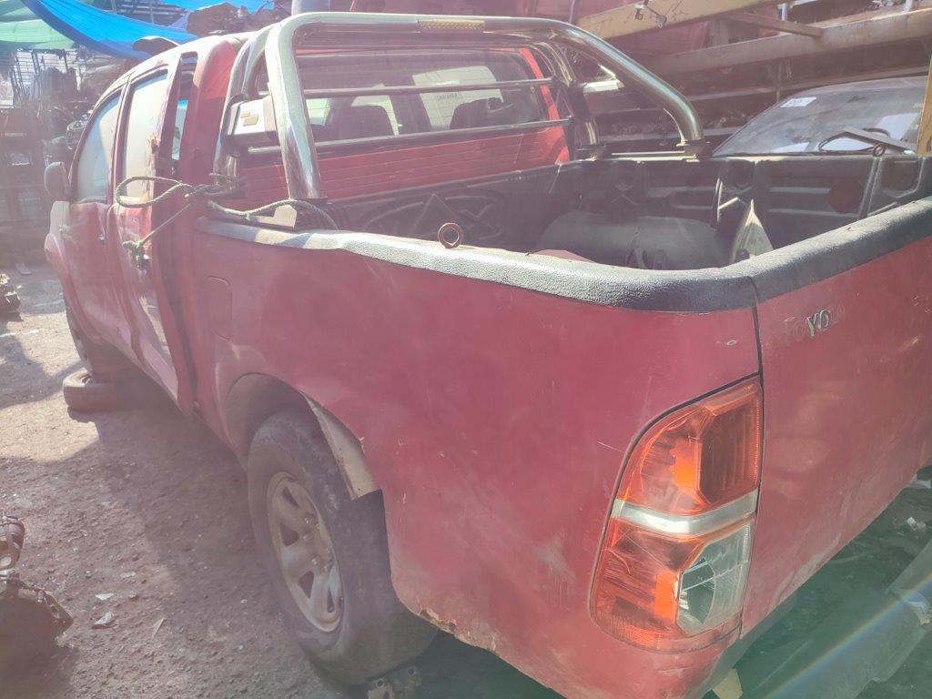  Toyota HILUX 2005    EN DESARME